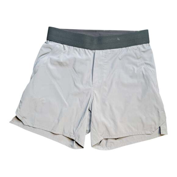 Lululemon License to Train Linerless Short 5" in Gull Grey - Picture 2 of 2